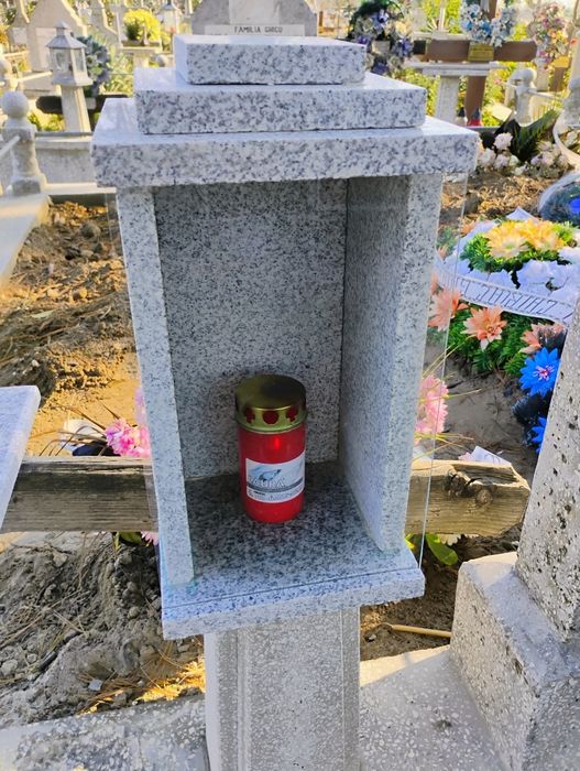 Vînd Felinare Pentru CIMITIR.+Vaze Flori.