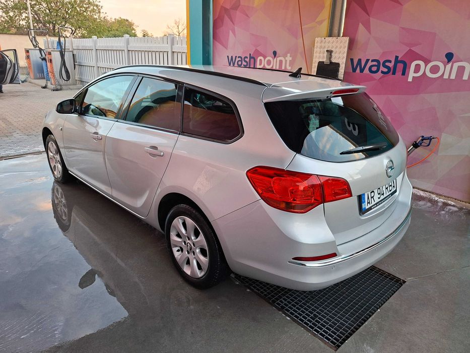 Vand Opel Astra Sports Tourer 2015