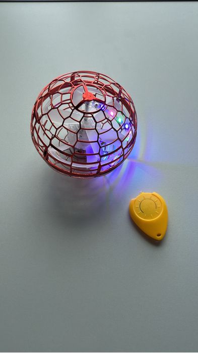 Супер игрушка- Летающий шарик-бумеранг.