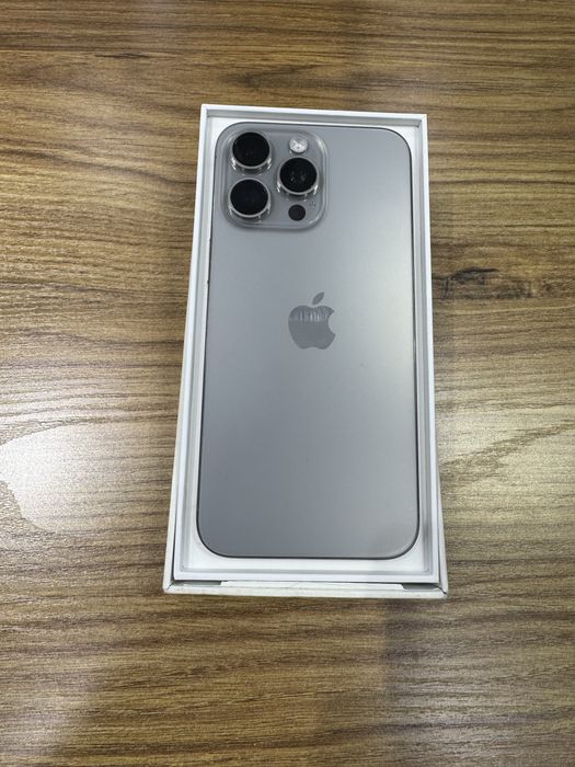 Iphone 15 pro max karopkali