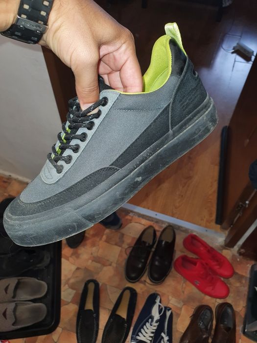 Vand adidasi , pantofi.