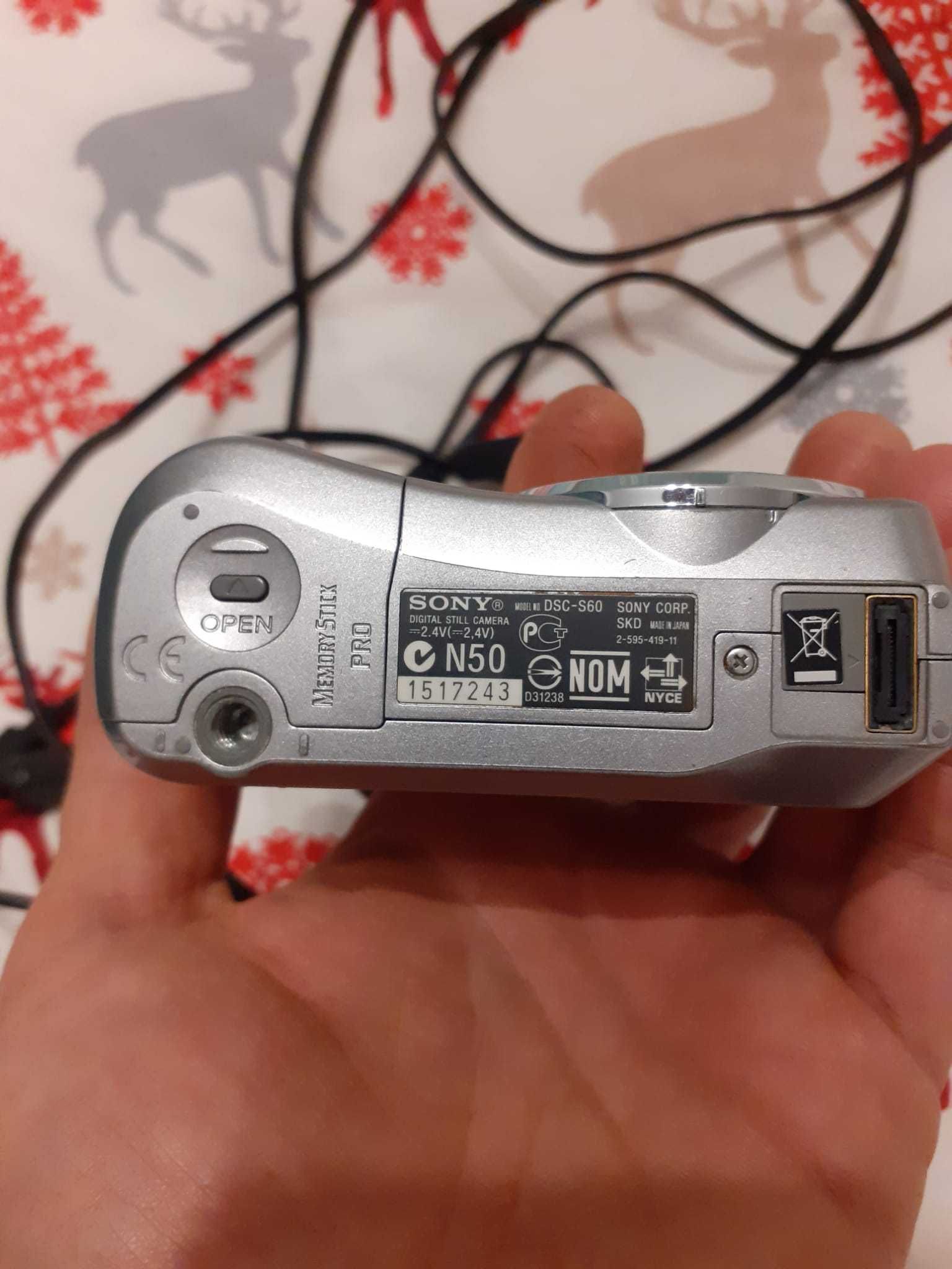 Camera foto video Sony cu acumulator baterii