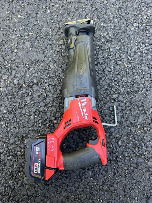 Milwaukee M18 CSX ferestreu sabie