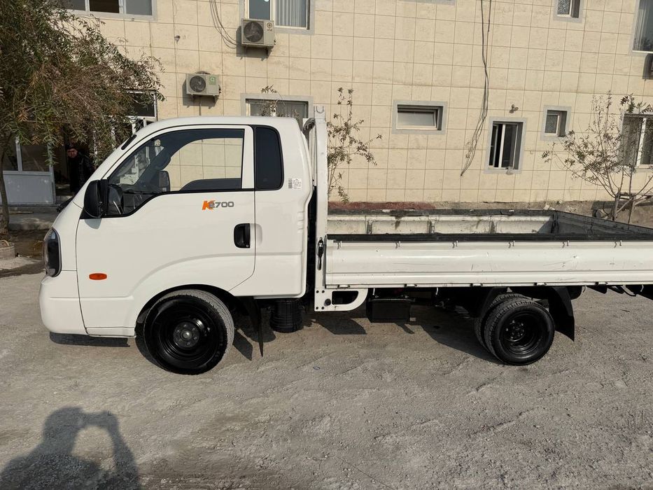 Kia bongo 2024 srochna sotiladi