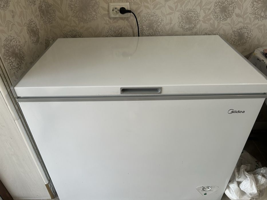 Морозильник Midea