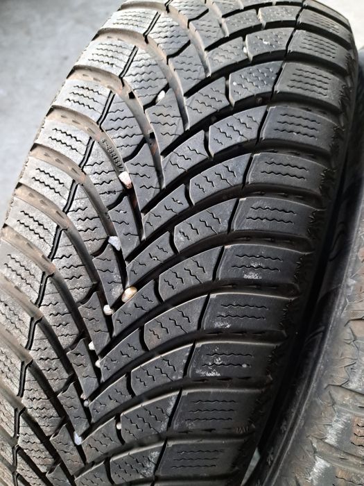2 anvelope iarnă 185 60 r15 Semperit