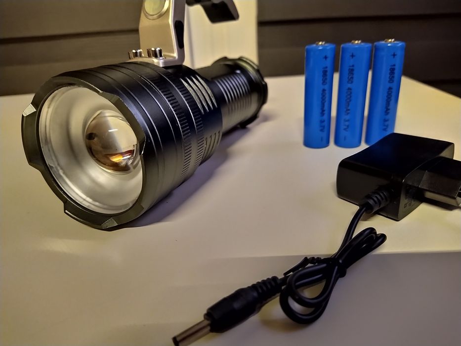 Lanterna Profesionala Led XML T6 3 Acumulatori Model MMC805