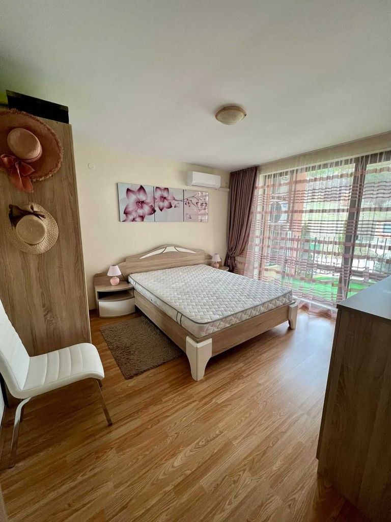 Продава се Тристаен апартамент в Бургас, Меден рудник - зона А - 165 кв.м за 1151 €/кв.м - Снимка #4