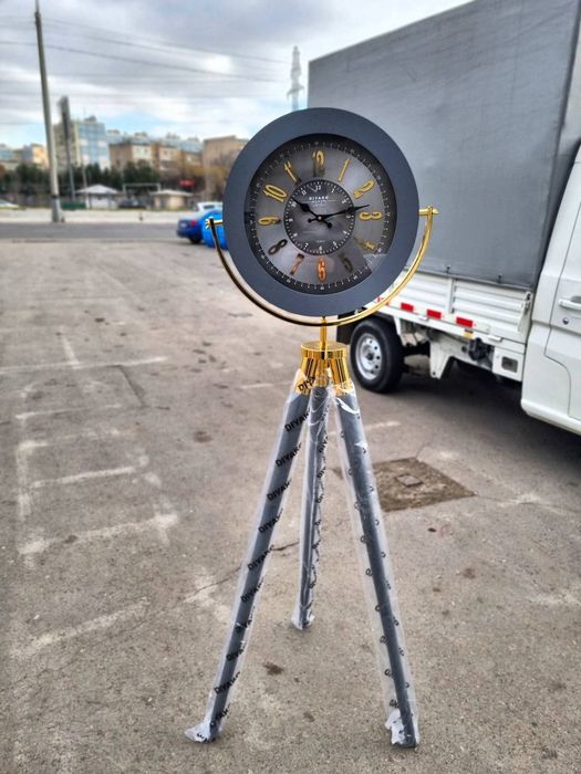 Напольные часы швейцарских качественные