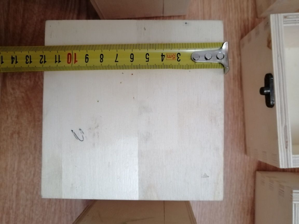 Cutiuțe de lemn cu incuietoare
