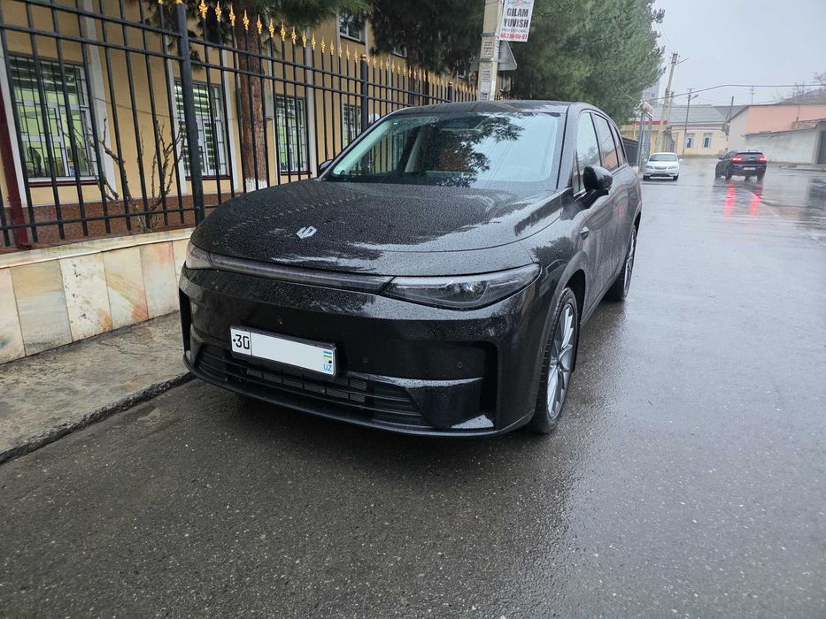 Продается гибридный автомобиль Leapmotor C10 Smart