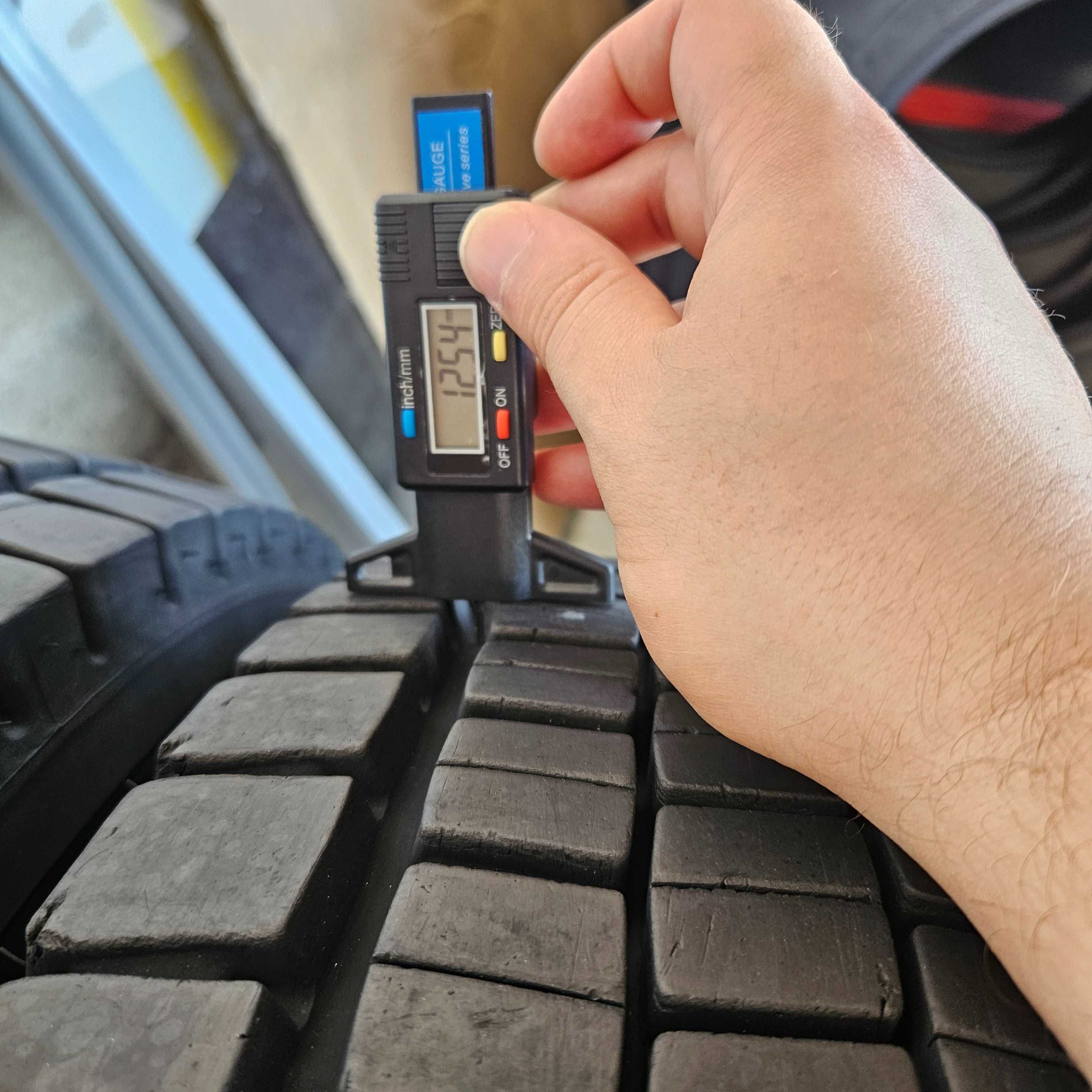 Тежкотоварни гуми задна шарка 215/75R17.5 Dunlop SP444 126/124M M+S