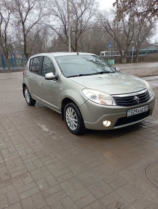 Продам Рено Сандеро 2014 г.в.