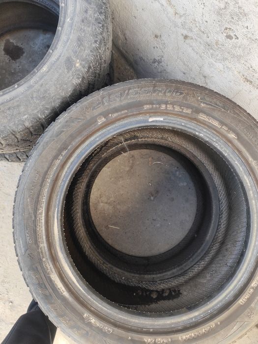 Авто шины зимние комплект в среднем состоянии