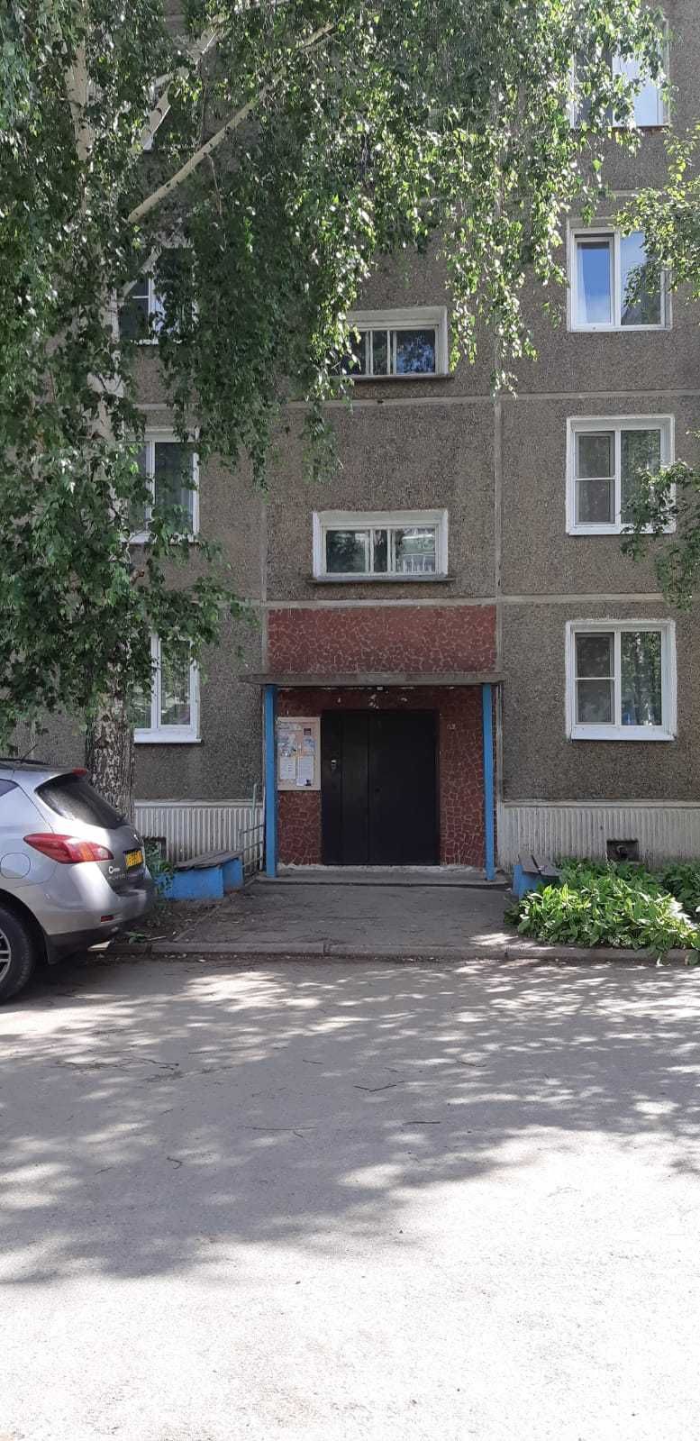Продается квартира в п. Глубокое ВКО, ул. Поповича 24.