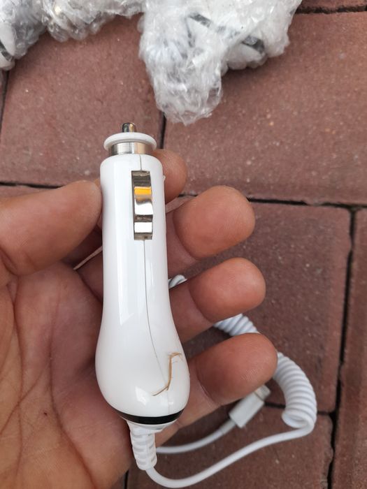 Incarcatoare masina iPhone