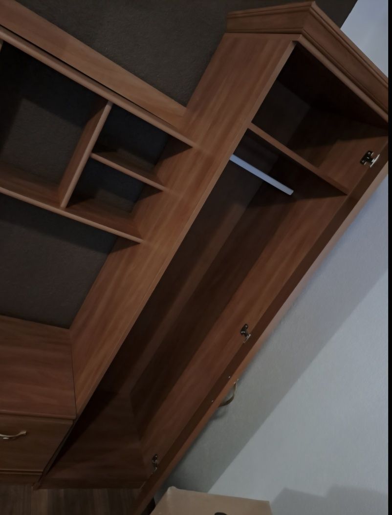 Секция за хол и кухня
