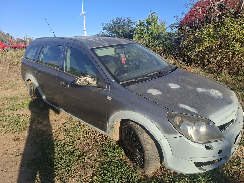 Vând Opel astra h pentru piese