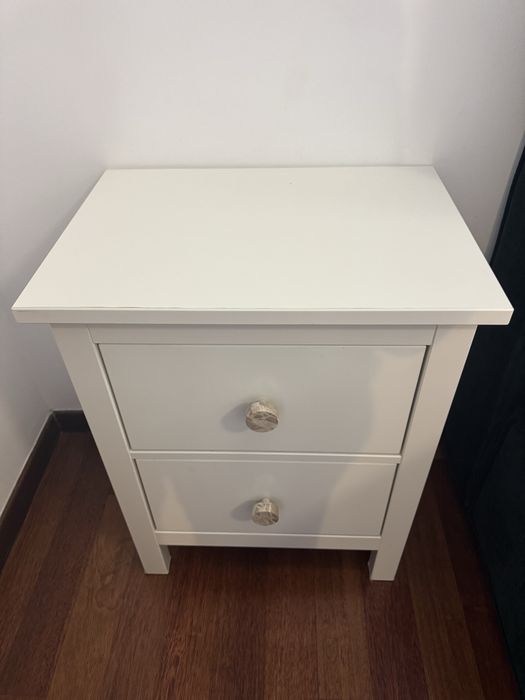 2 comode crem IKEA de vânzare