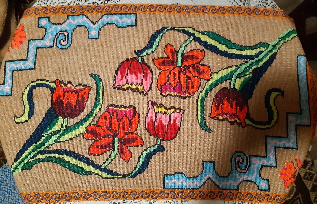 Carpete tradiționale cusute manual
