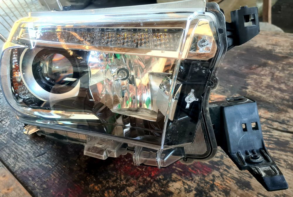 Far Original Toyota Hilux 2020+