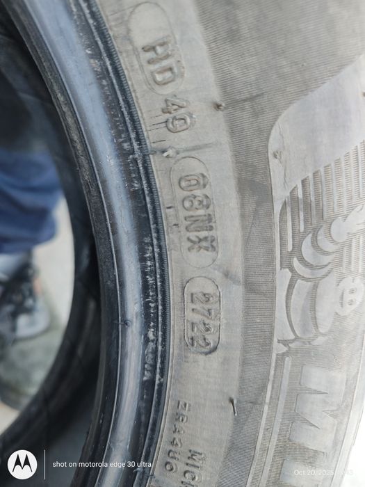 2 бр.зимни гуми Мишелин и 2 бр. зимни гуми Семперит 215 60 16