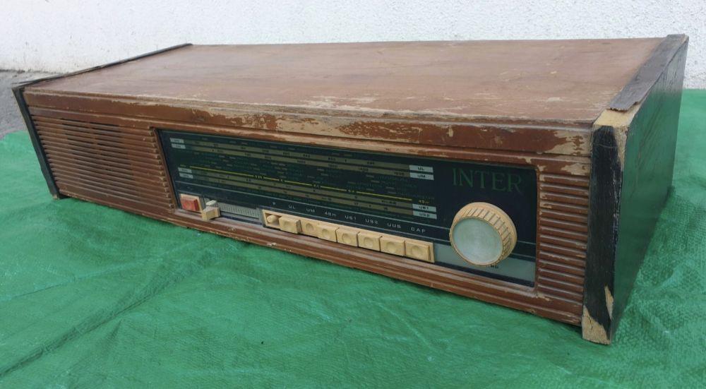 Vând Radio vechi Inter model RST 6-78 made Romania