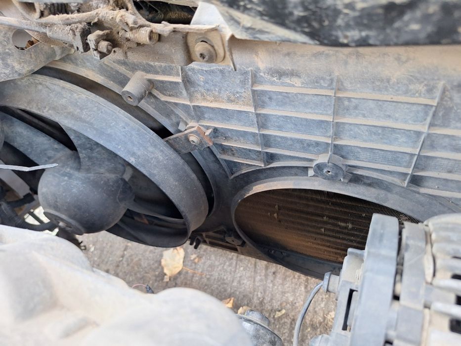 Ventilator electric radiator in carcasa SKODA FABIA 6Y2 1999 - 2008 1.