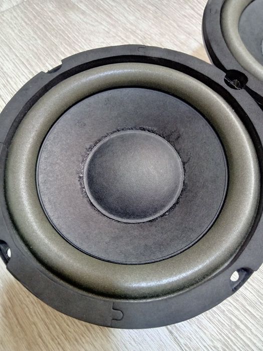 Продам калонки 16.5см в отличном состоянии.