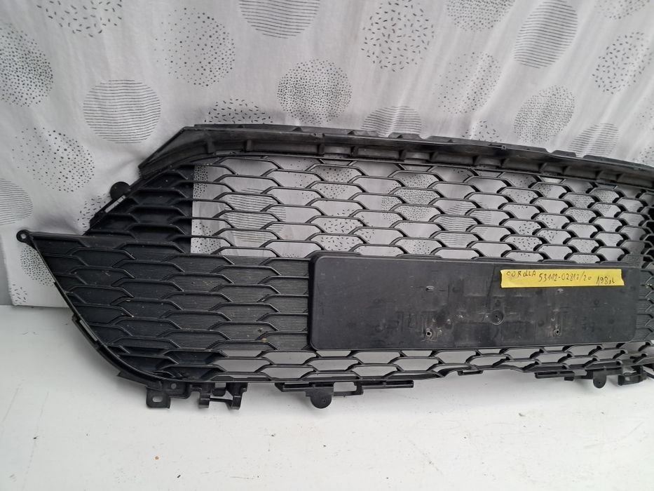 Грил решетка  Toyota Corolla 2016/25г