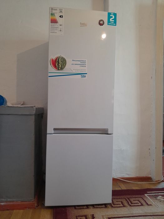 Холодильник срочно продам