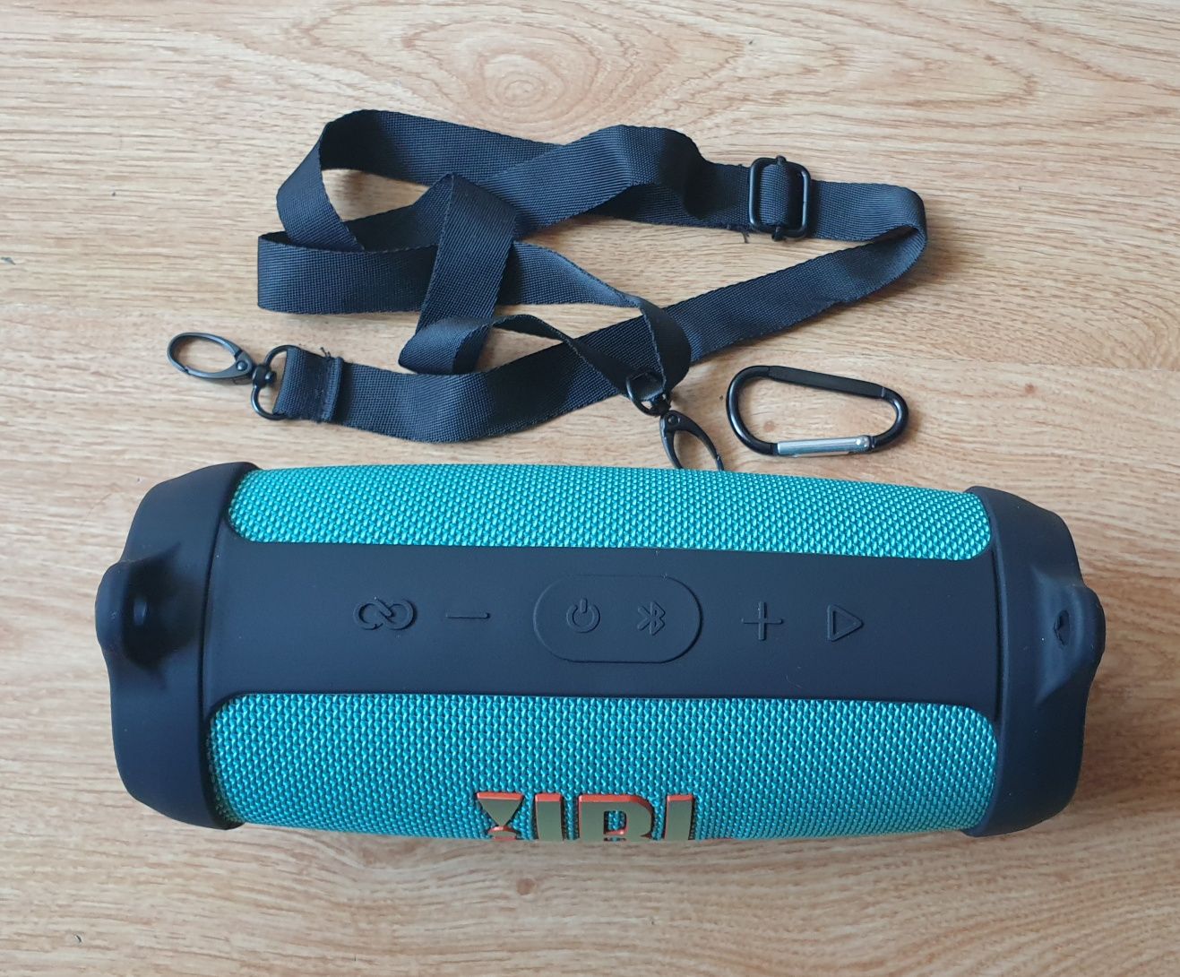 JBL Charge 5 с протектор