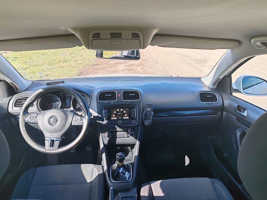 Volkswagen Golf 6 /  1.6 TDi (Disel)