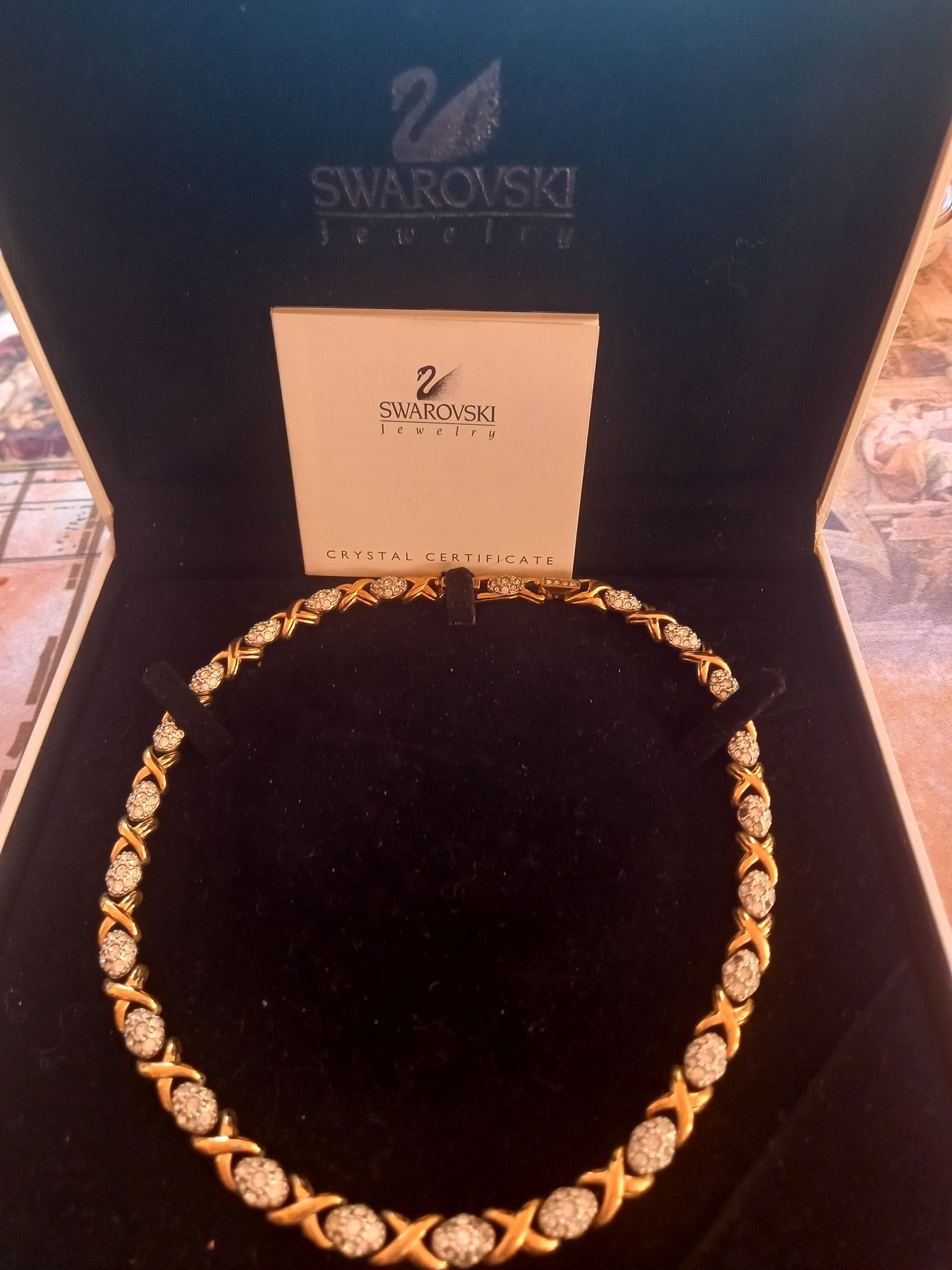 Колие с камъни Swarovski