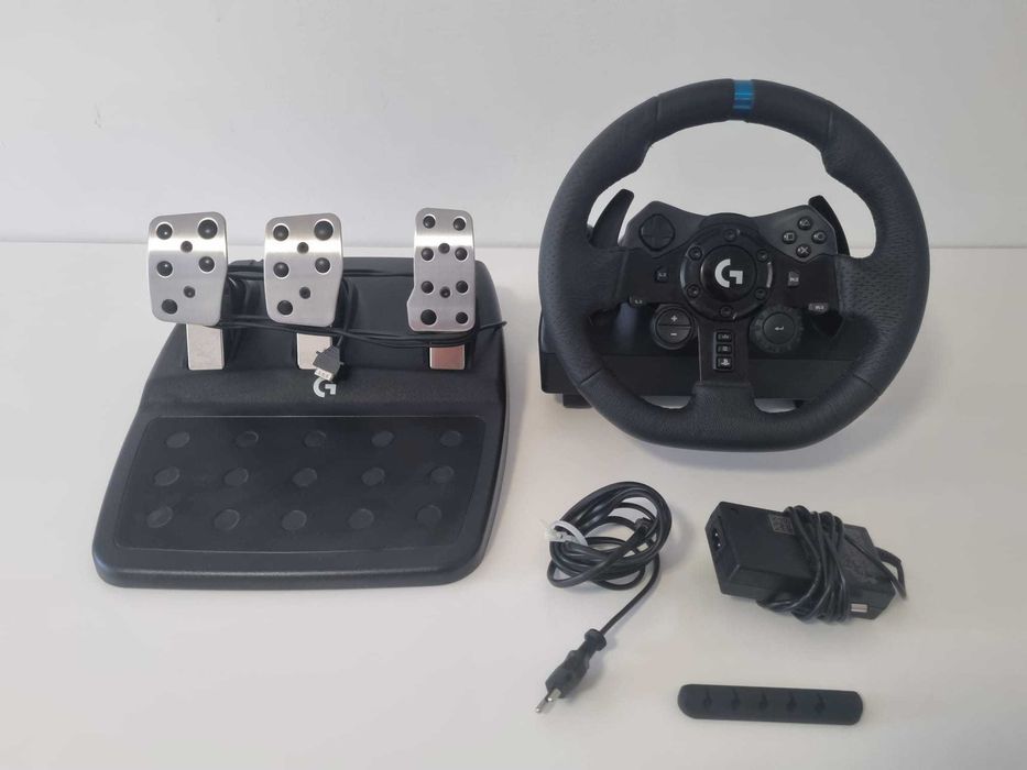 Volan Gaming Logitech G923 TrueForce PC/PS4/PS5 Stare Excelenta