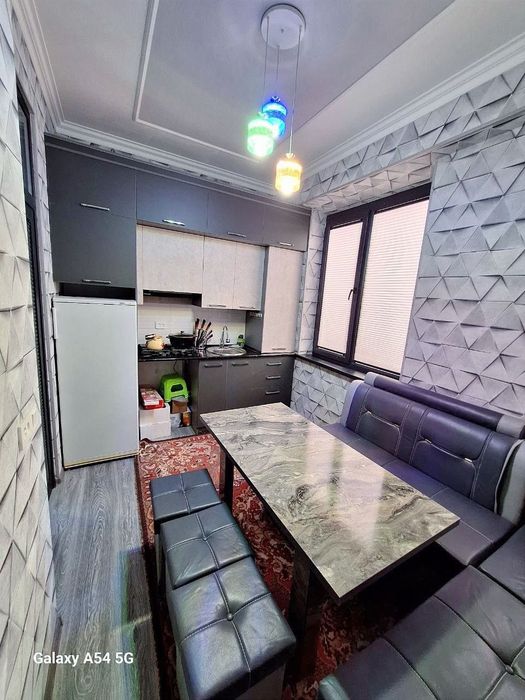 Чилонзор 12 кв Фархот бозори ёни ойла бола қизларга