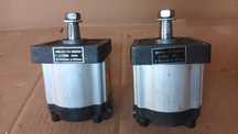 Pompa hidraulica U445 stnaga/dreapta 220 bar