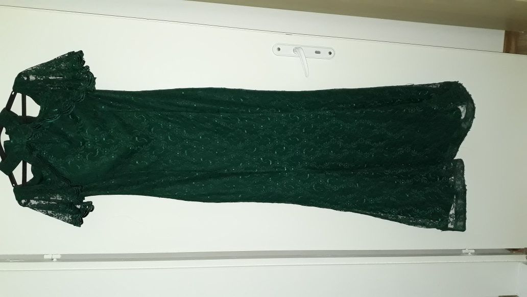 Официална рокля в цвят зелен