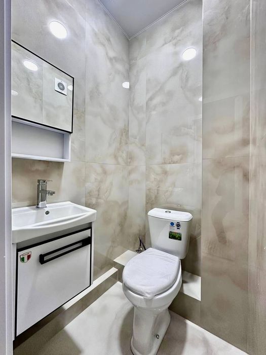 Ойбек Точка Вкуса 3х комнатная евроремонт Укомплектована 72м² срочно