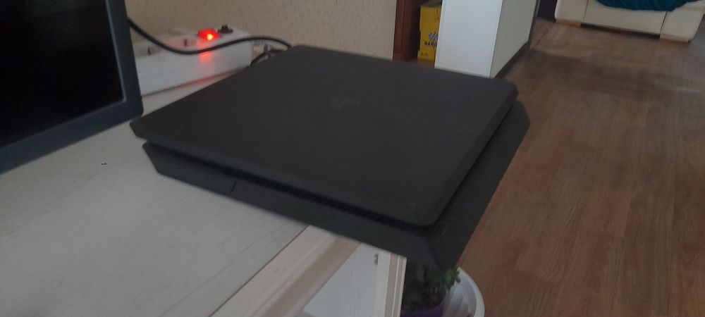 Ps4 продам с джостикам