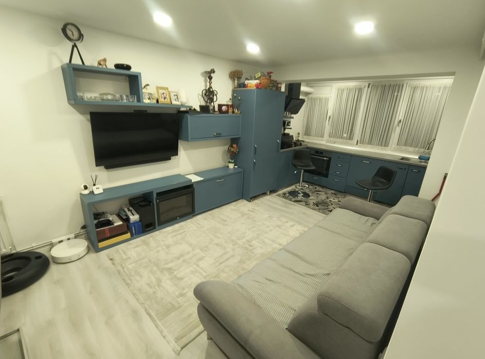 Apartament 3 camere decomandat brazda 71 mp