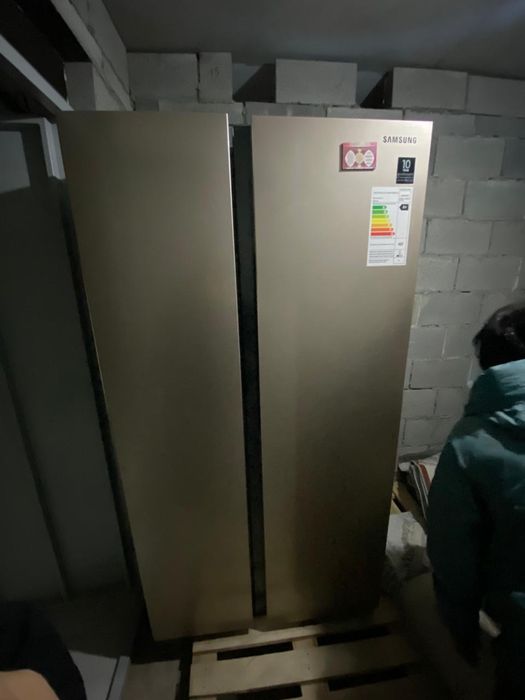 Холодильник большой Samsung