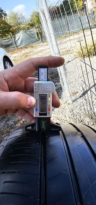 2бр. летни гуми Bridgestone 235/55 19