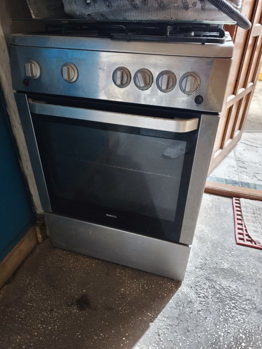 Aragaz 4 ochiuri Beko