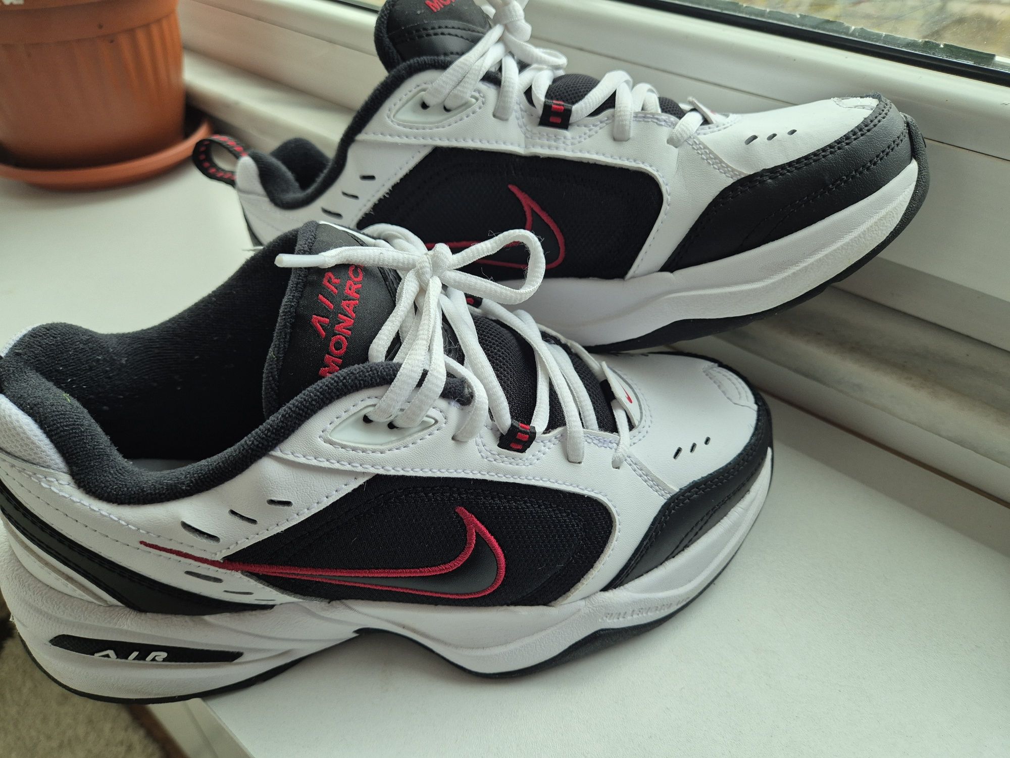 NIKE AIR MONARCH. Оригинални маратонки 41 номер