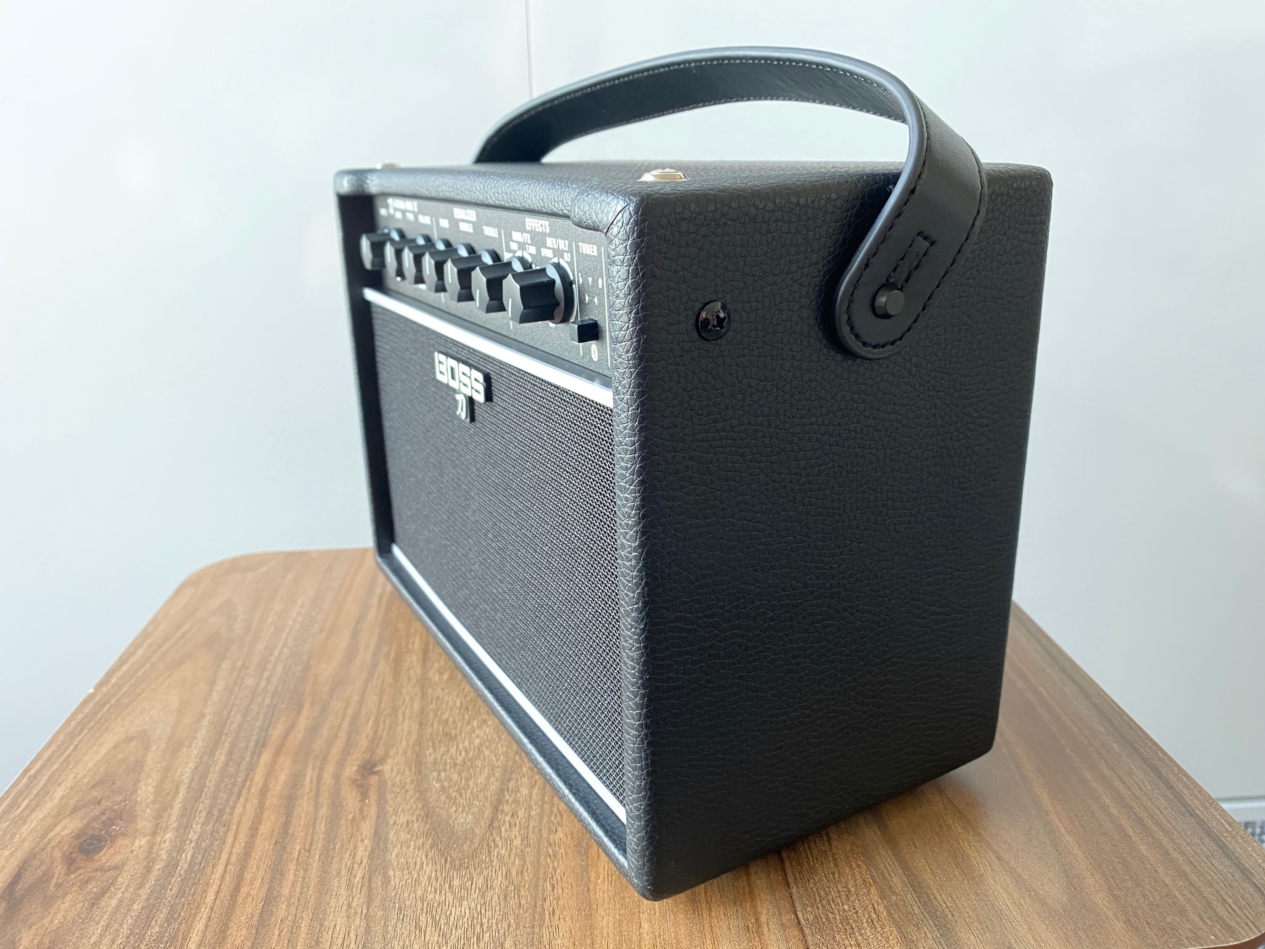 Комбоусилвател Boss Katana Mini X