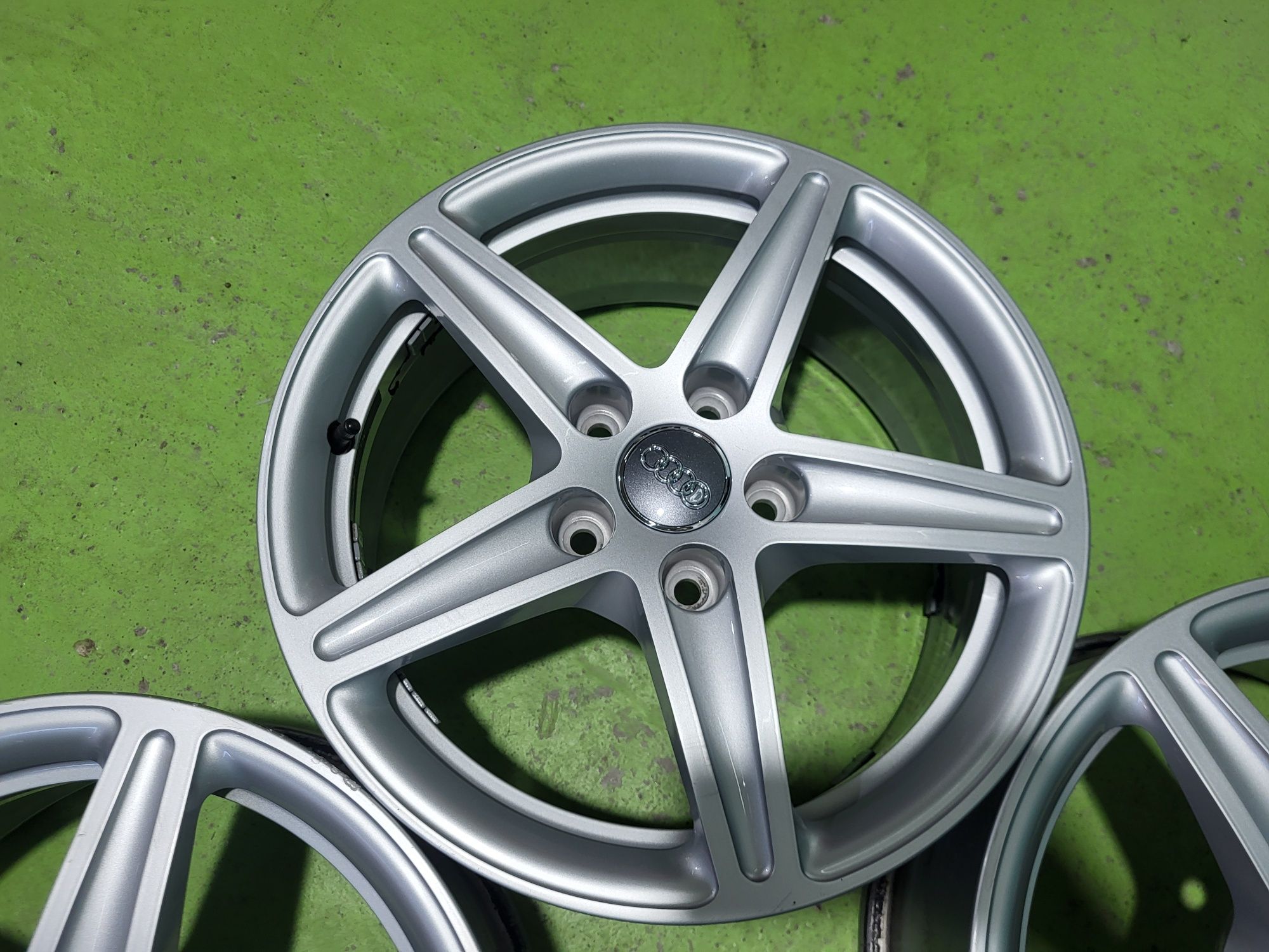 16 5x112 Audi A3 A4 Skoda Vw лети джанти 5х112