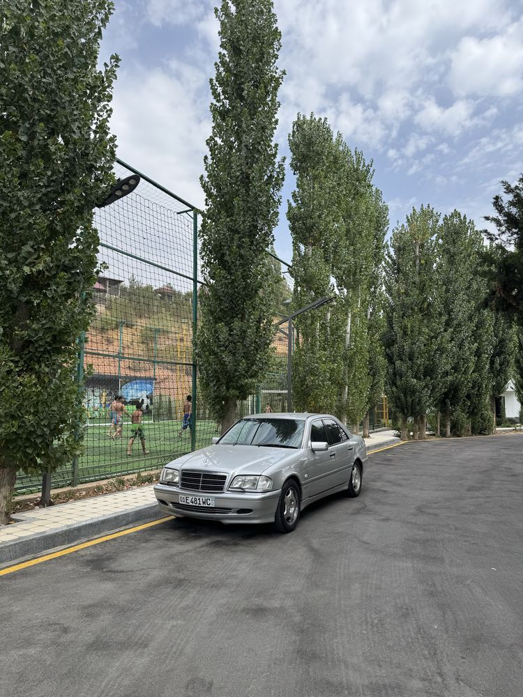 Arenda Mers W 202