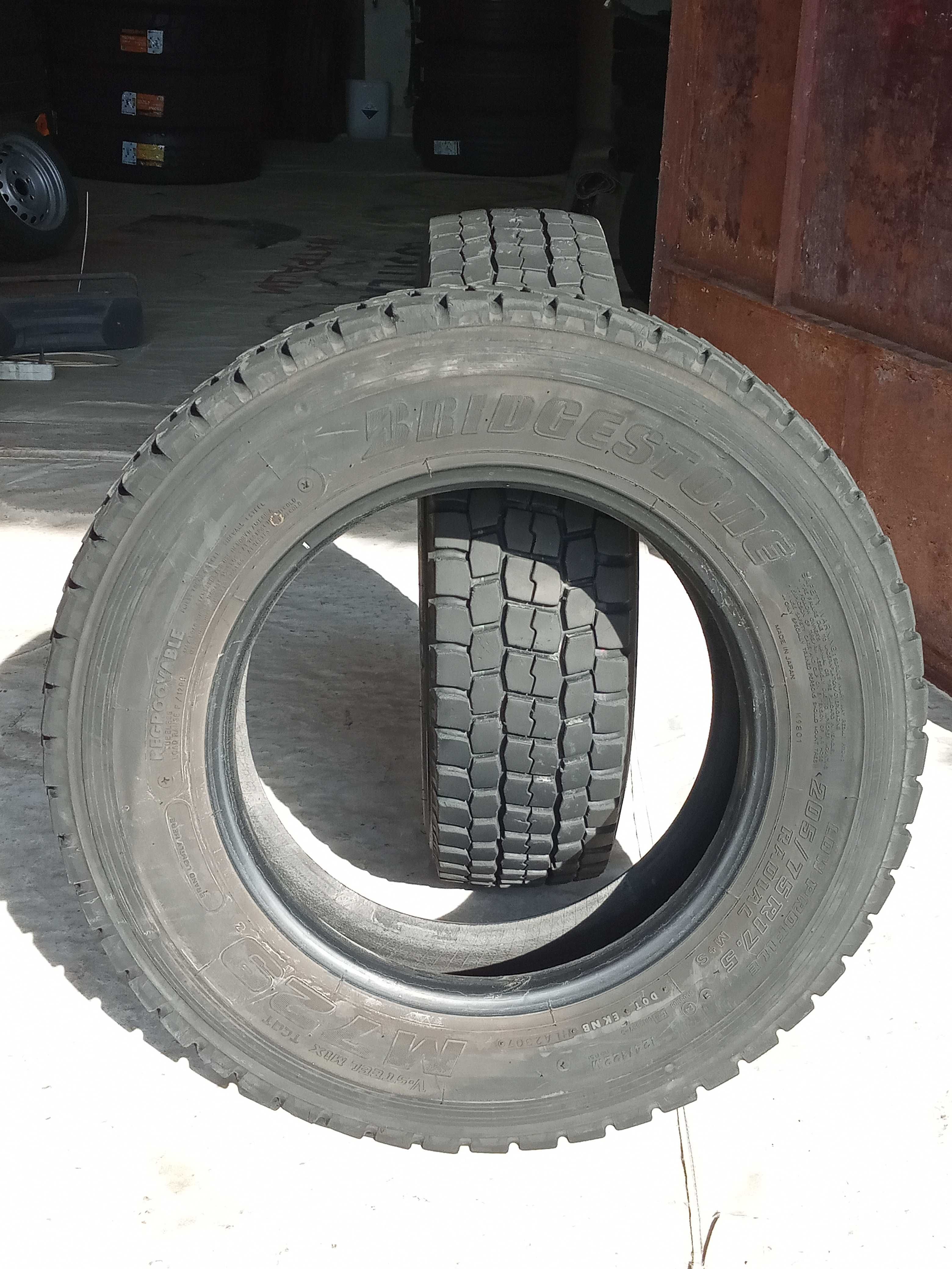 2 гуми 205/75R17.5 Bridgestone M729 124/122M M+S 12PR Made in Japan
