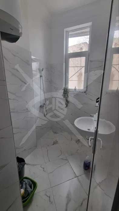 Тристаен апартамент под наем в Центъра 180176